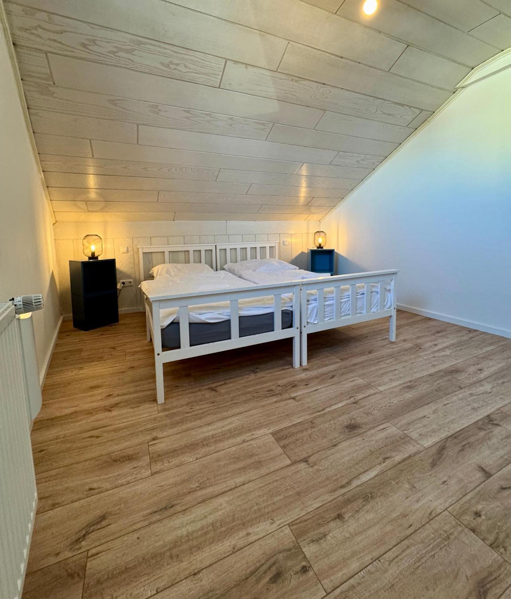 Apartment Der Schwan 7 - 3 Schlafzimmer - 2 Balkone - Zentral - 100 Qm Duren